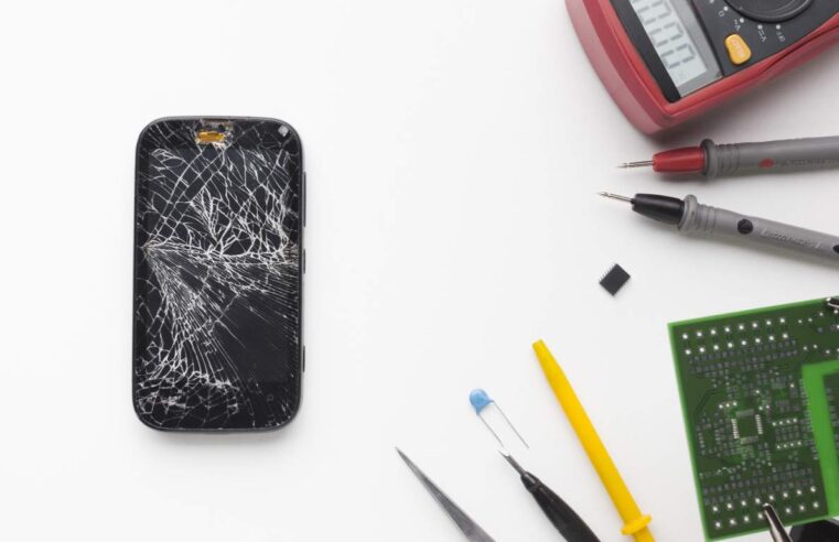 How To Fix A Cracked Phone Screen